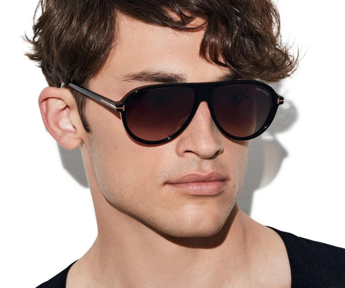 TOM FORD